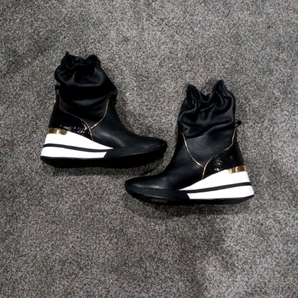 Michael By Michael Kors Boot Sneaker - Picture 2 of 8